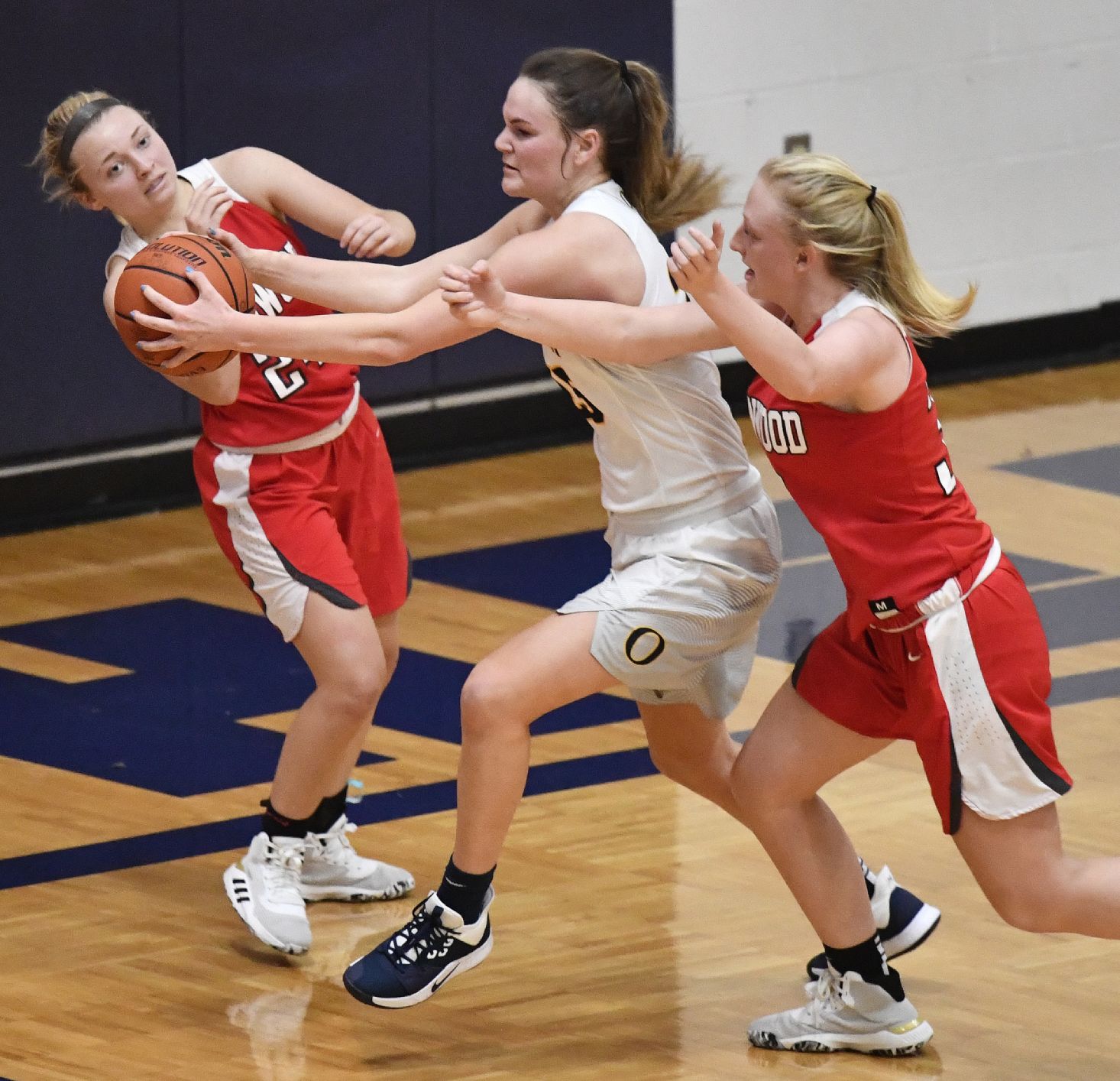 O’Fallon vs Chatham Glenwood in Southern Illinois Shootout basketball game